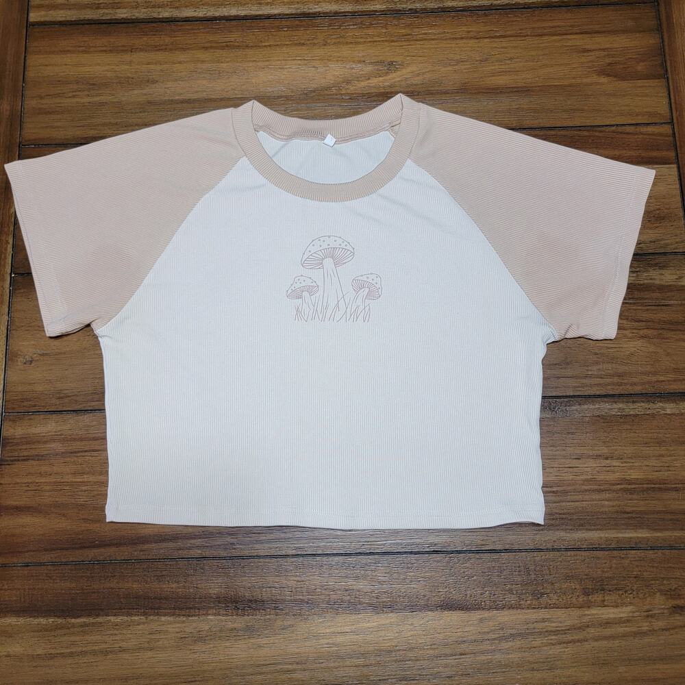 Beige Crop Top Tee w/ Mushrooms - Size Junior XL (Ladies Small)